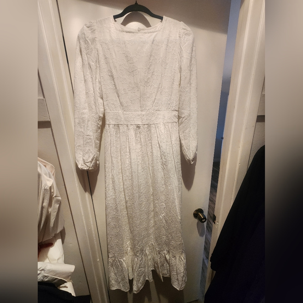 Veiled collection white lace dress